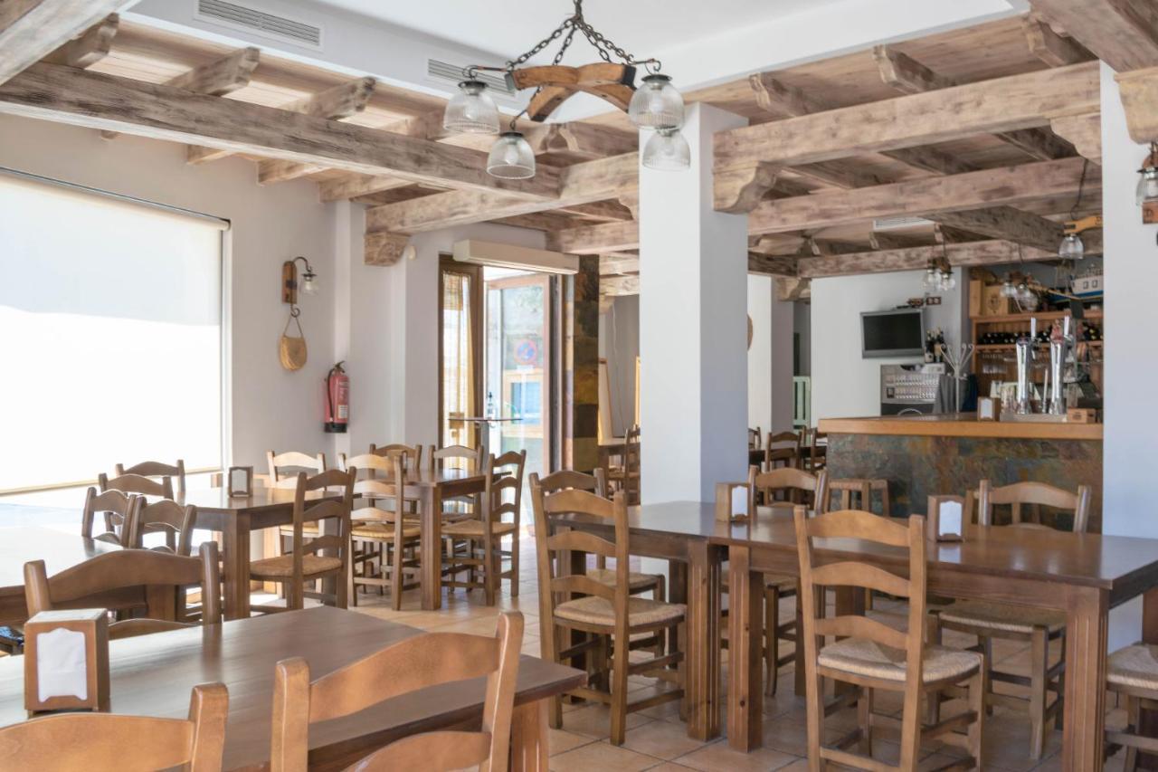 Rio Salado Conil Hostal Conil De La Frontera Luaran gambar