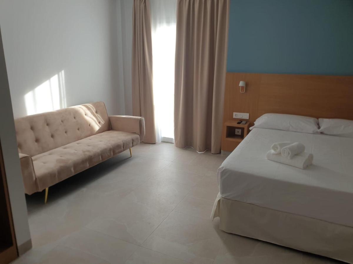 Rio Salado Conil Hostal Conil De La Frontera Luaran gambar